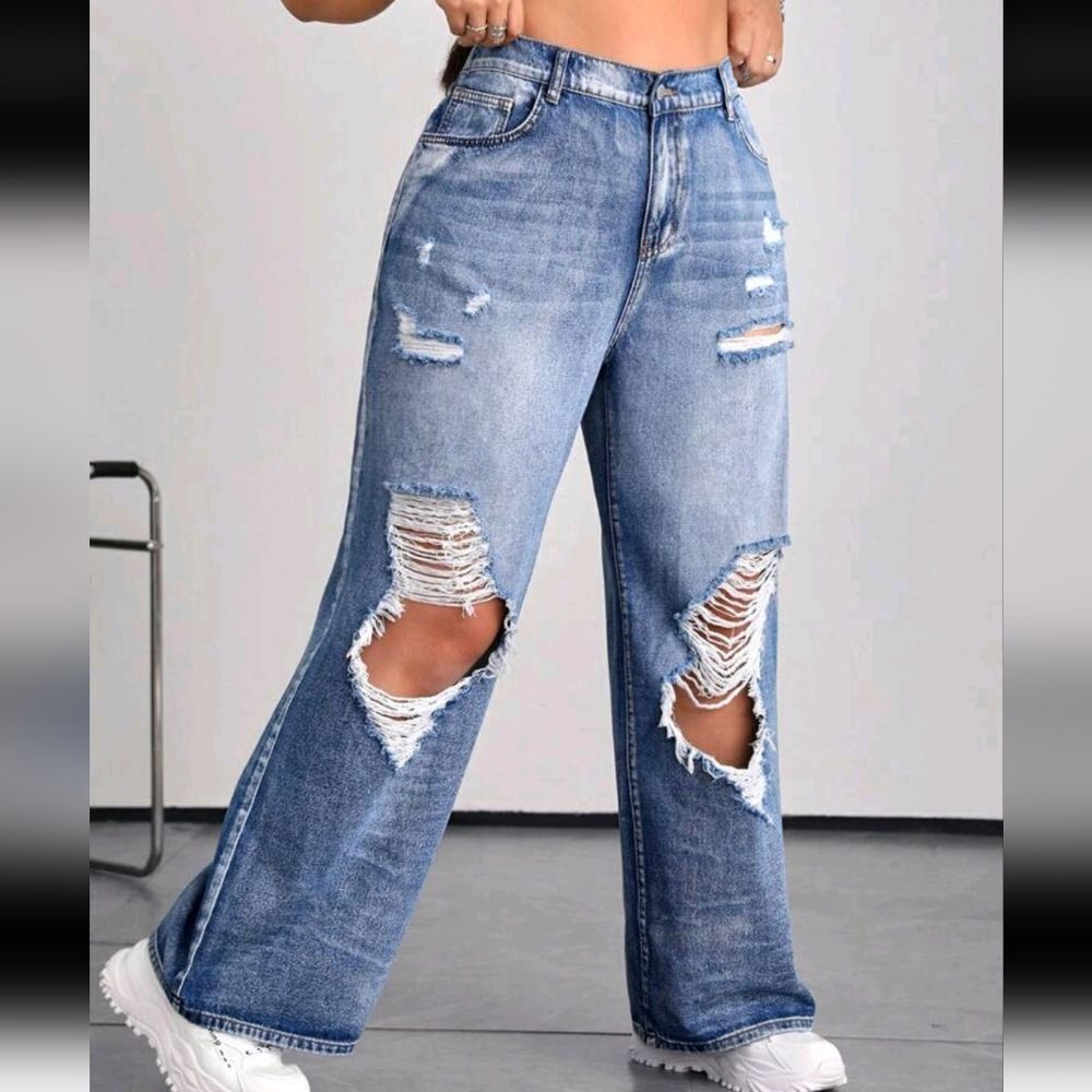 Women's Plus Size Super trendy wide leg Distressed Jeans sz 2x - Picture 5 of 5